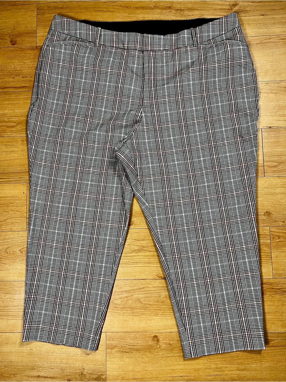 Ava & Viv Size 26 Plaid Pull On Ankle Pants Black Gray Burgundy Plus Size